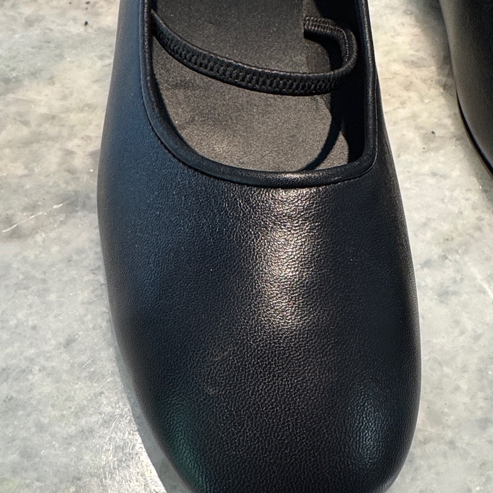Classic Black Ballet Flats with Strap - Picture 5 of 5
